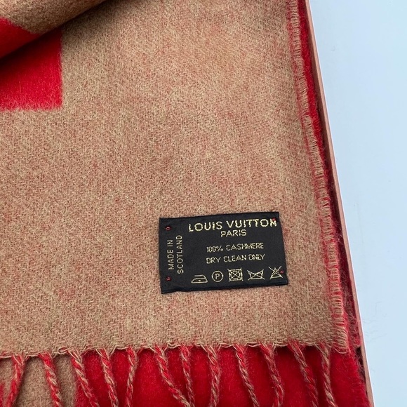 ❌SOLD❌Authentic Louis Vuitton 100% cashmere scarf - Picture 10 of 10
